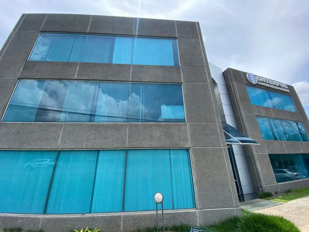 OFICINAS EN EDIFICIO - SANTA ANA