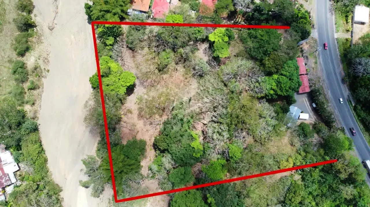 Se vende Terreno en Jacó, Garabito, Puntarenas (MV).