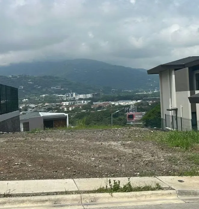 Excelente oportunidad para construir la casa de sus sueños en uno de los condominios de mayor proyección en ...