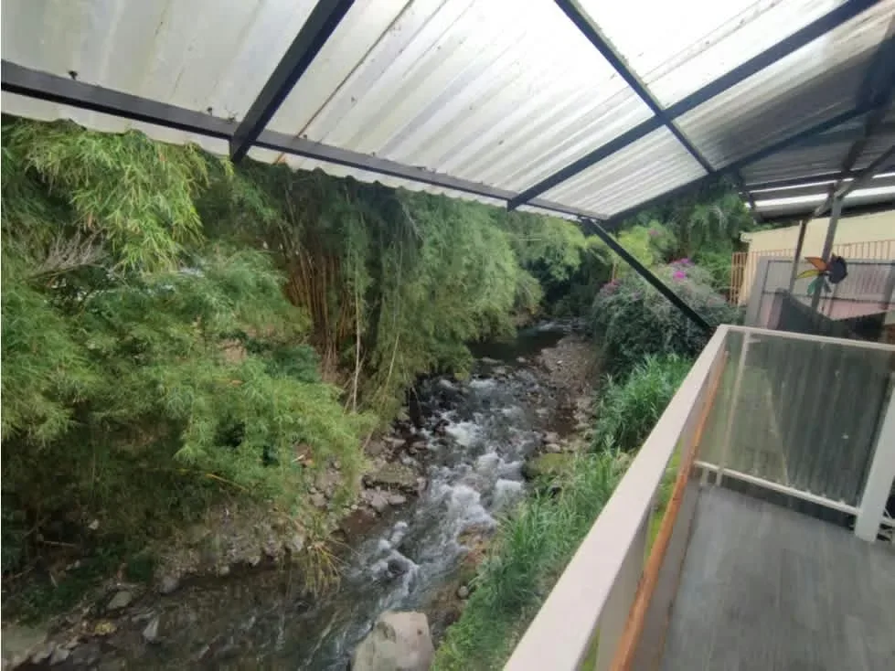 Viva en el Centro de San José, Tournón, en calle sin salida, zona con privacidad, sin tránsito y segura, con un ambiente campestre. Escuche el sonido del río en su propia casa. ... — photo 3