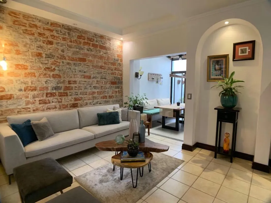 With an excellent location, and strategically, between Santa Ana and Escazú, specifically in Guachipelín, we have this small condominium, very quiet and safe. — photo 4