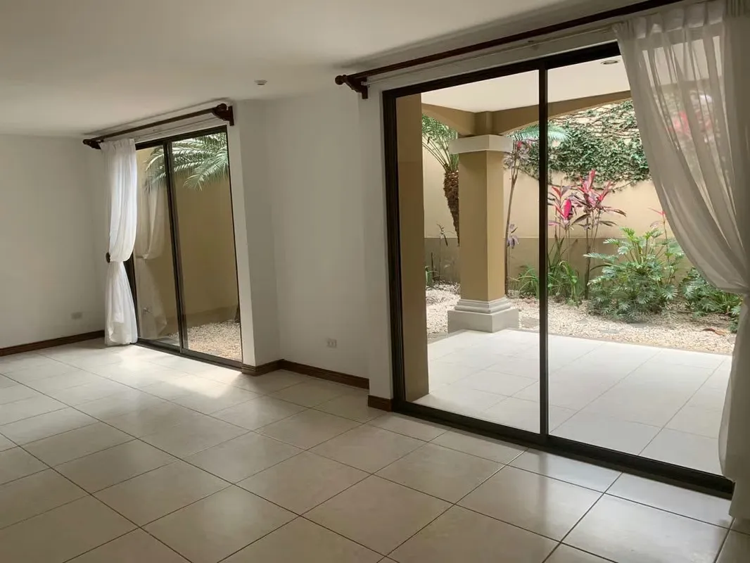 VENTA DE CASA EN CONDOMINIO ALMERIA P/INVERSIÓN