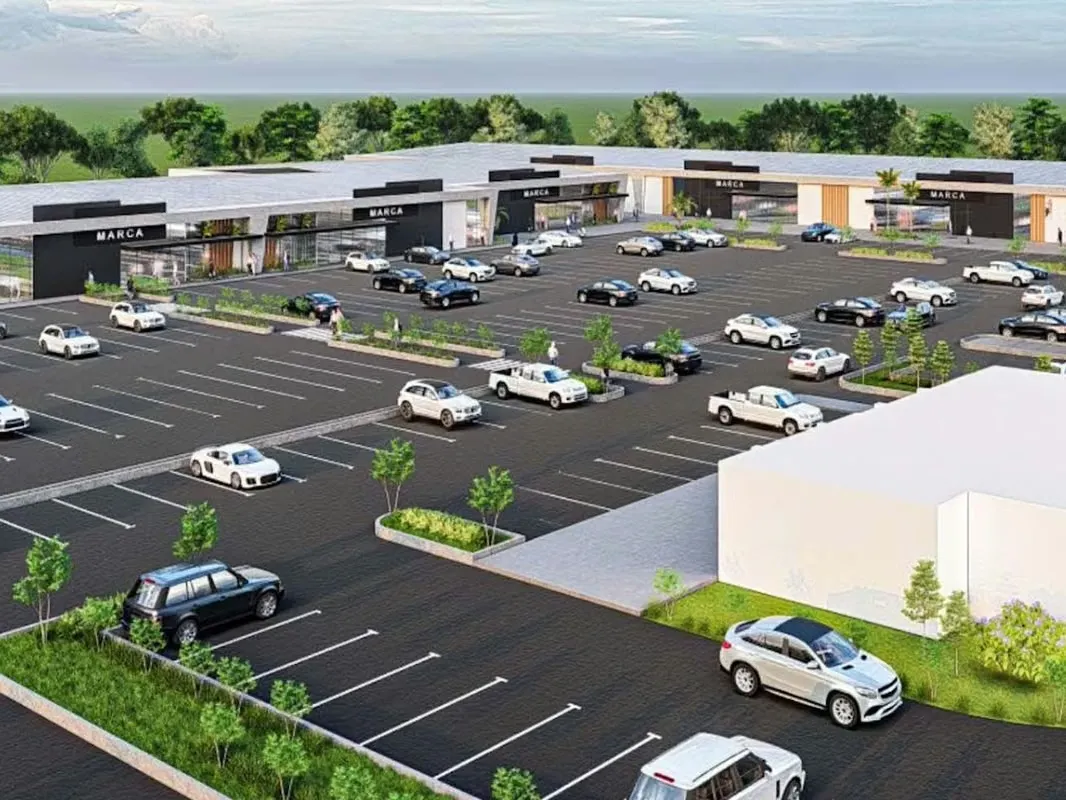 COMMERCIAL SPACE FOR RENT IN COMMERCIAL PLAZA - SANTA ANA
