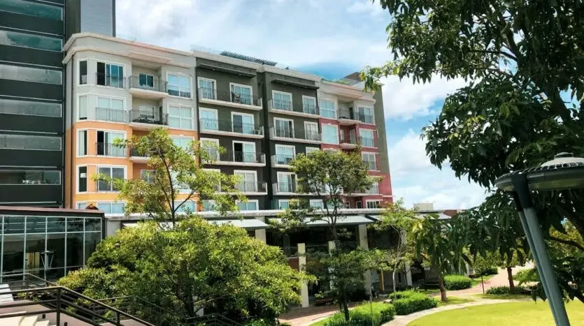 Apartment for Sale in Condominium with Comfort, Security, and Multiple Amenities