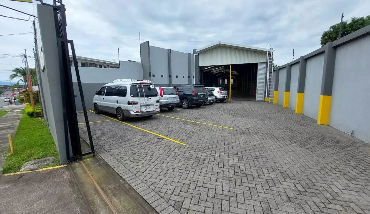 Commercial warehouse for sale, photo 3