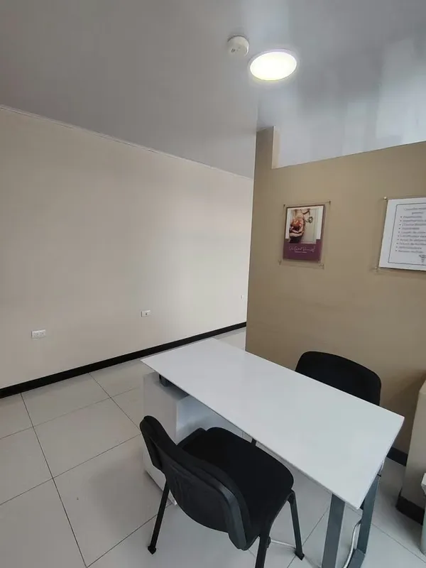 Ubicado en una excelente zona de Barrio Luján, este edificio de oficinas se encuentra a pocas cuadras del centro de San José y del sector judicial, con fácil acceso a la ... — photo 3