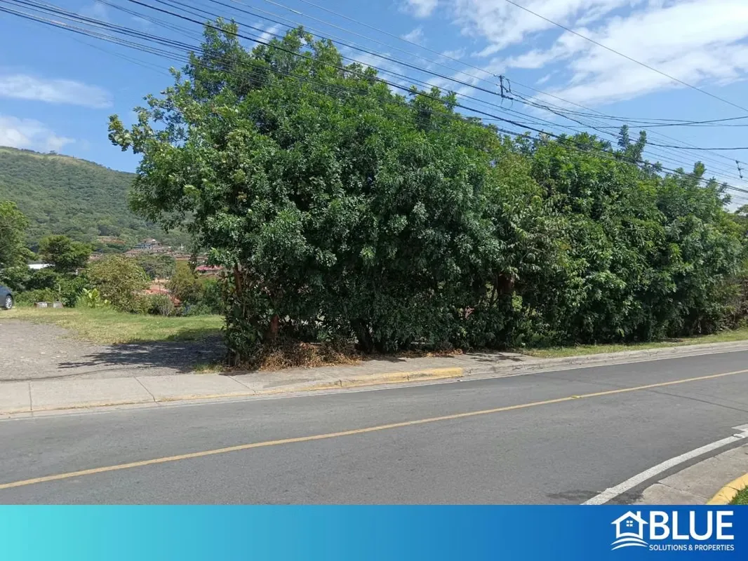 Se vende lote en el centro de Escazú, San José