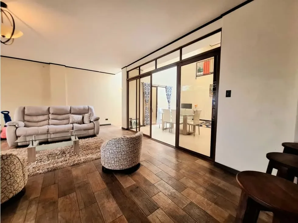 Se vende casa en residencial abierto, de dos niveles en Los Angeles de Santo Domingo de Heredia. Cuenta con una habitacion en el primer piso`con baño ... — photo 5