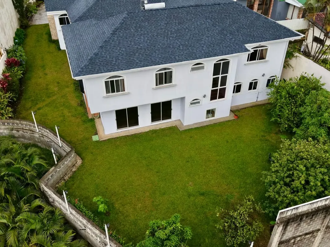 For Sale: Escazú – Privacy and Elegance on One Level in Los Laureles
