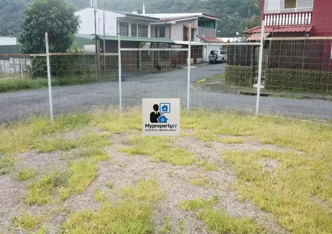 Hermoso lote con 2 frentes, ubicado en una de las zonas más tranquilas de Aserrí centro.