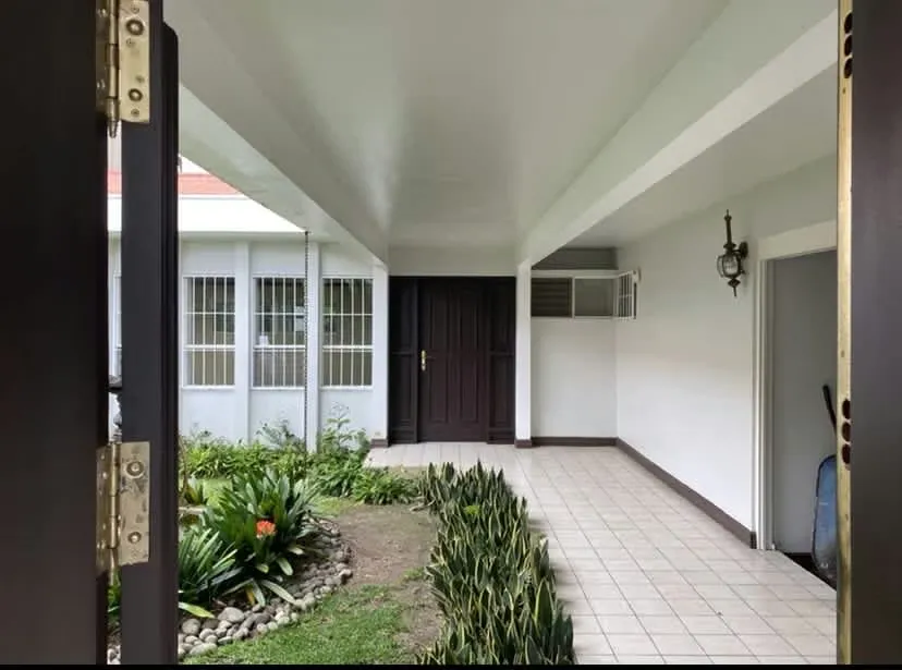 id #38700 VENTA de casa de una Planta, Pinares, Curridabat