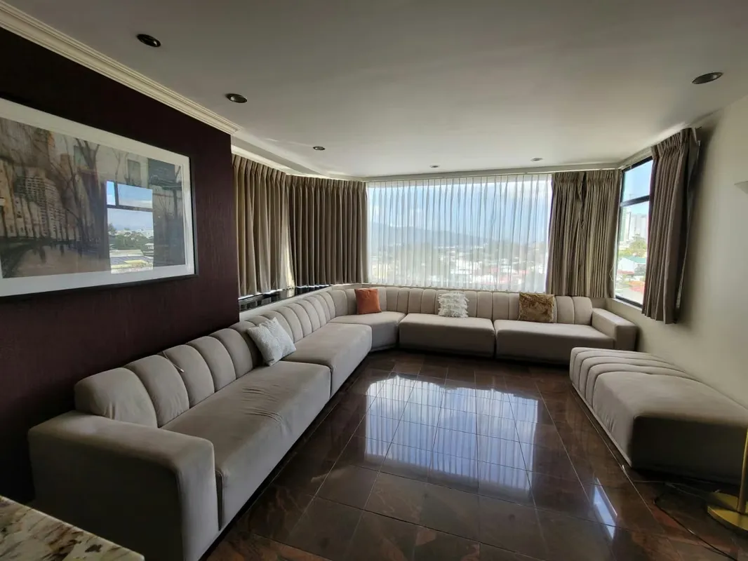 En venta penthouse en Los Yoses, San Pedro, ubicado en zona céntrica, cerca de todas las facilidades comerciales de la zona, paradas de buses. El condominio cuenta con seguridad 24/7, ... — photo 2