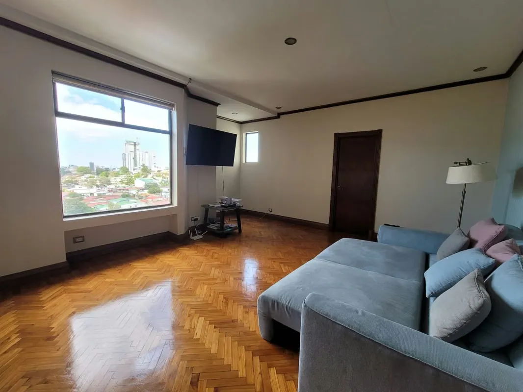 En venta penthouse en Los Yoses, San Pedro, ubicado en zona céntrica, cerca de todas las facilidades comerciales de la zona, paradas de buses. El condominio cuenta con seguridad 24/7, ... — photo 5