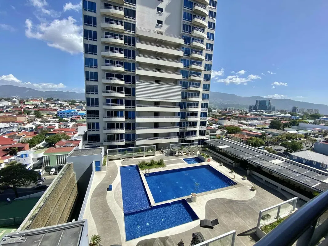 Luxury Apartment for Sale – 13th Floor, 1 Bedroom, 2 Bathrooms, 2 Parking Spaces, 2 Storage Units