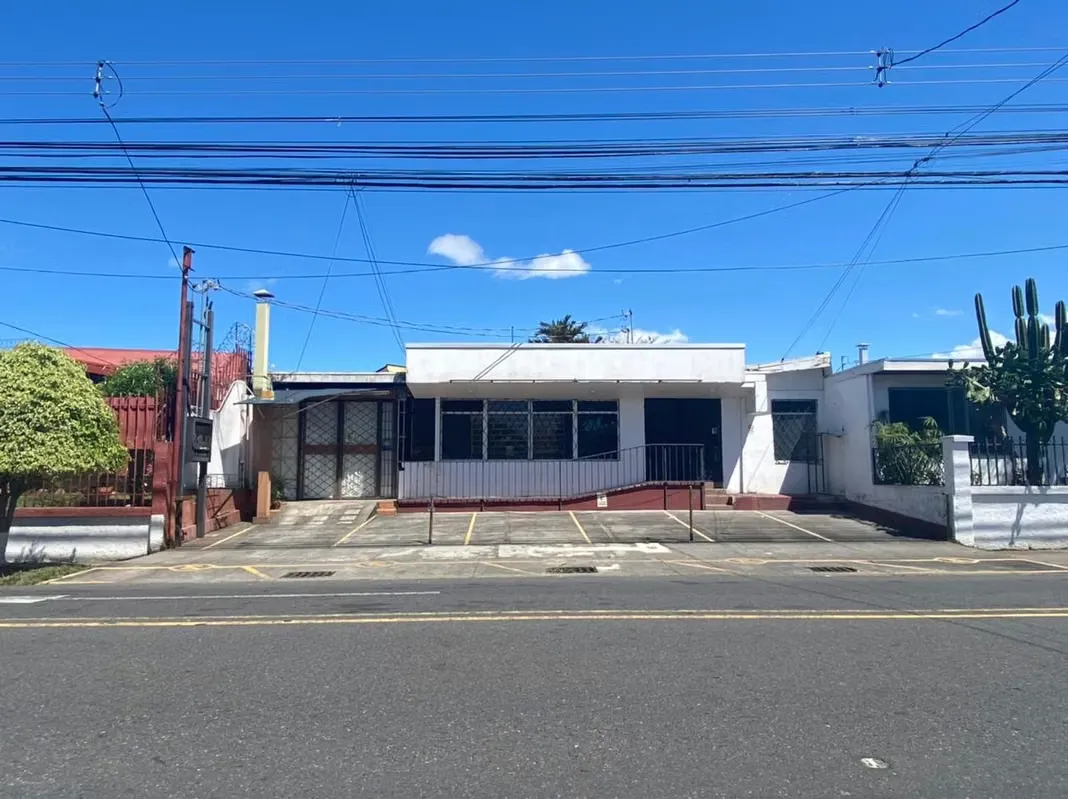 Se alquila local comercial en Mercedes de San Pedro de Montes de Oca y se ubica sobre la calle principal que comunica Sabanilla con la rotonda la Betania, lo cual lo hace un punto ... — photo 3