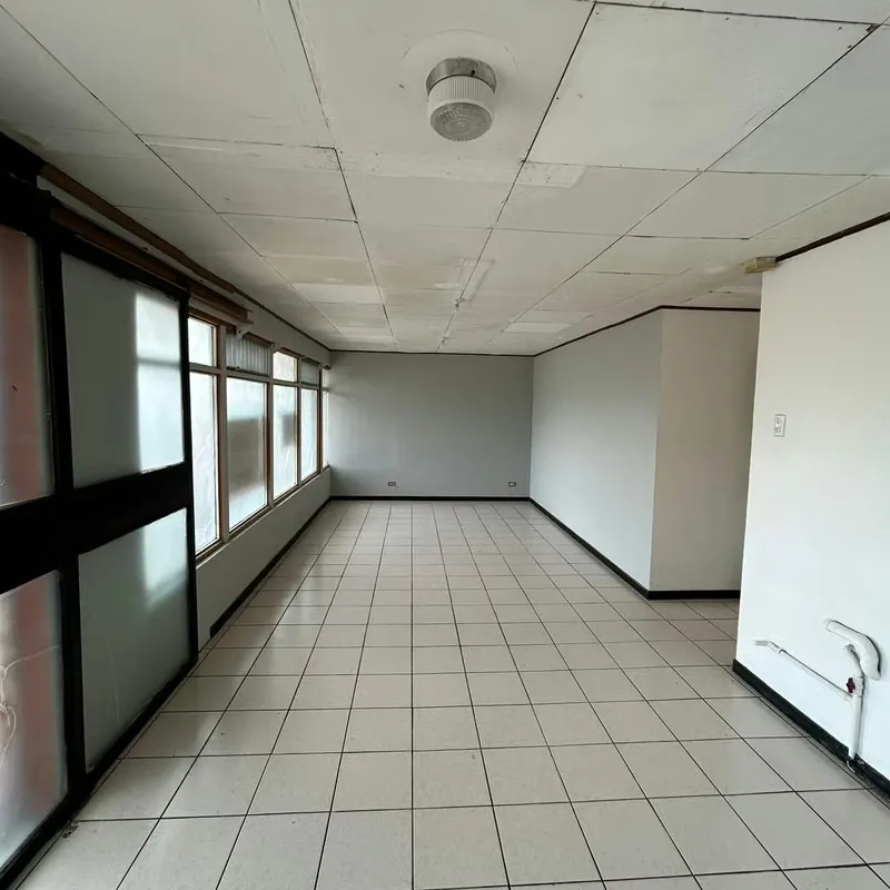 Se alquila local comercial en Mercedes de San Pedro de Montes de Oca y se ubica sobre la calle principal que comunica Sabanilla con la rotonda la Betania, lo cual lo hace un punto ... — photo 5