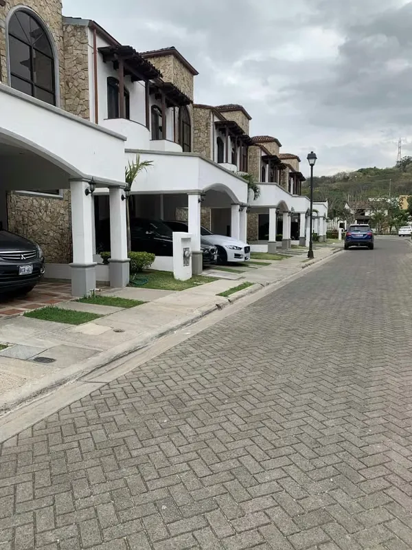 Beautiful Furnished New House for sale in Exclusive Condominium Santa Ana