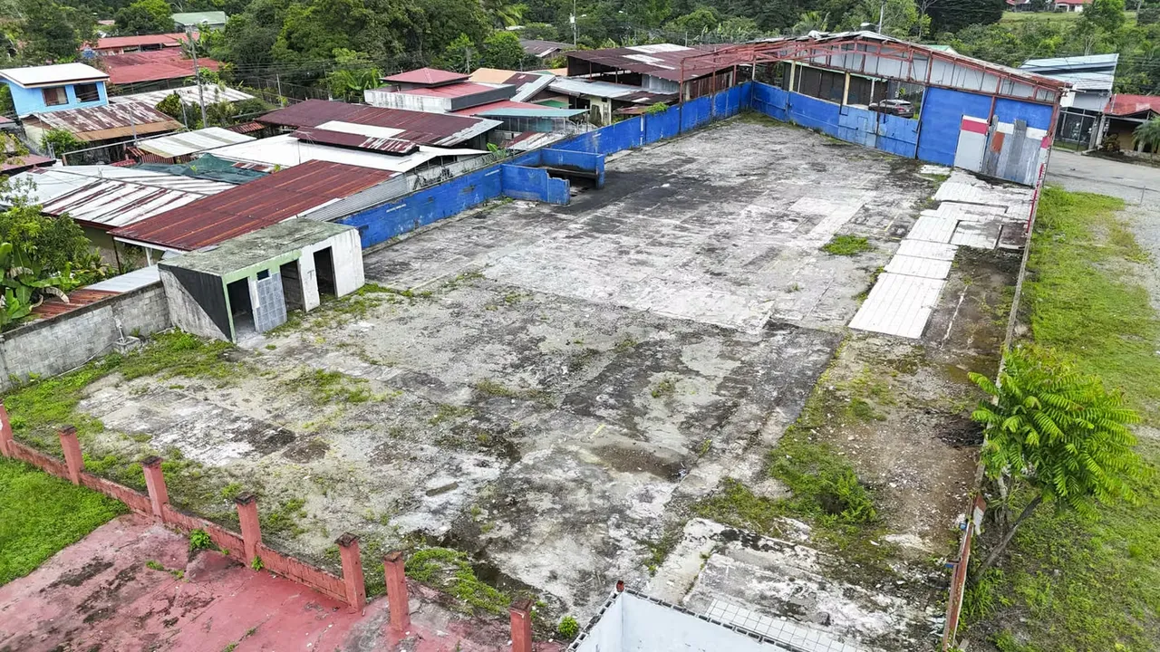 La propiedad se ubica en el sector de Pérez Zeledón, del supermercado Coopeagri Villa Ligia 1 km al ...
