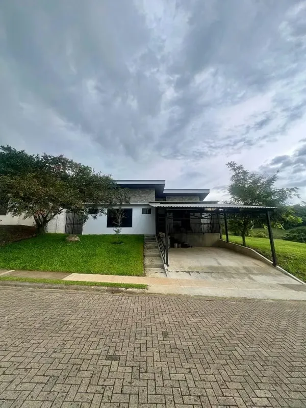 HOUSE FOR SALE IN LA VIÑA – 89,000,000