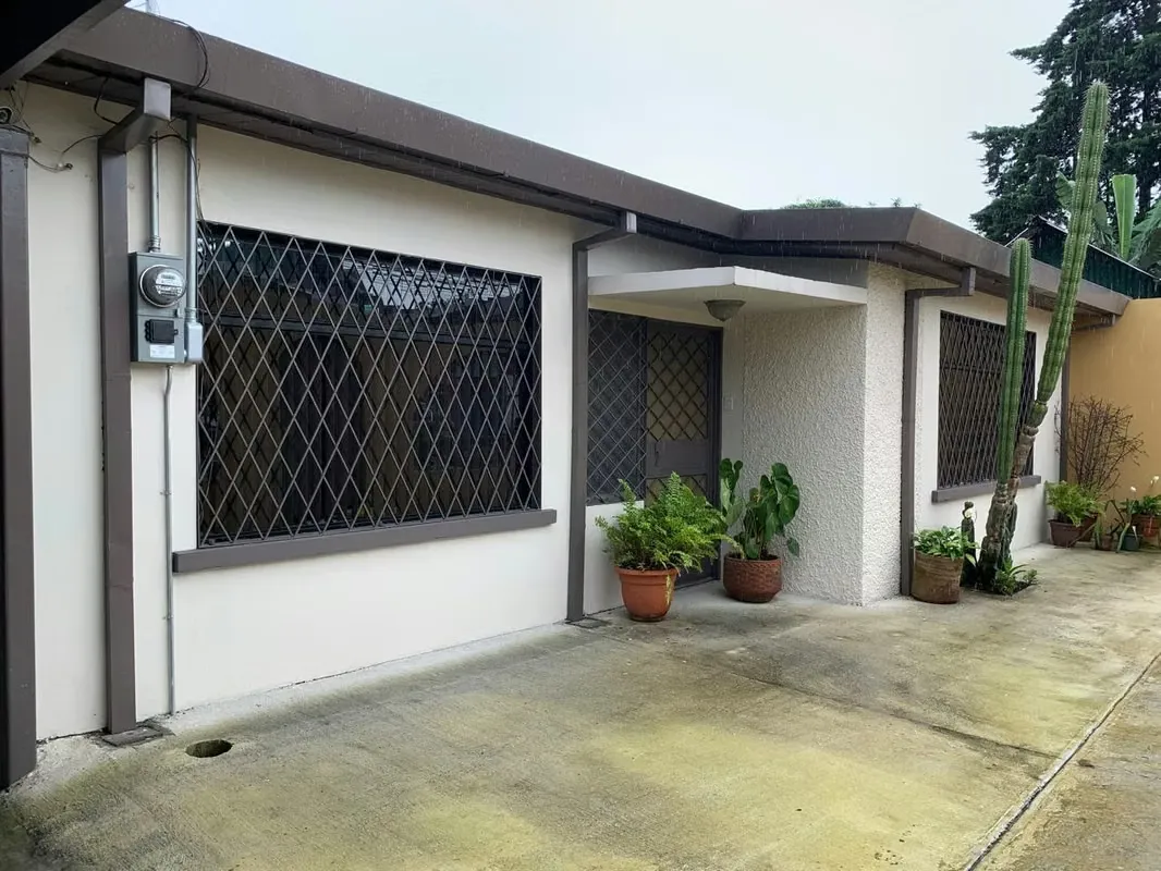 Se VENDE casa de 3 habitaciones en Betania, Montes de Oca