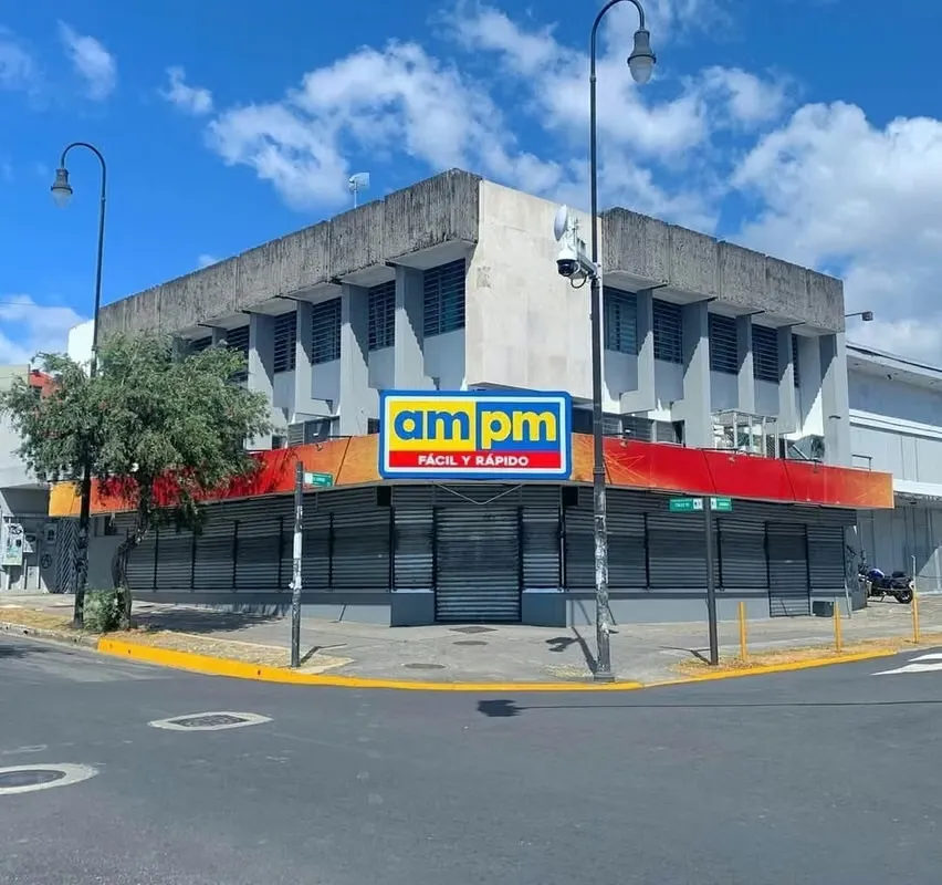 LOCAL ESQUINERO COMERCIAL EN EL CORAZON DE SAN JOSE. ID 40481