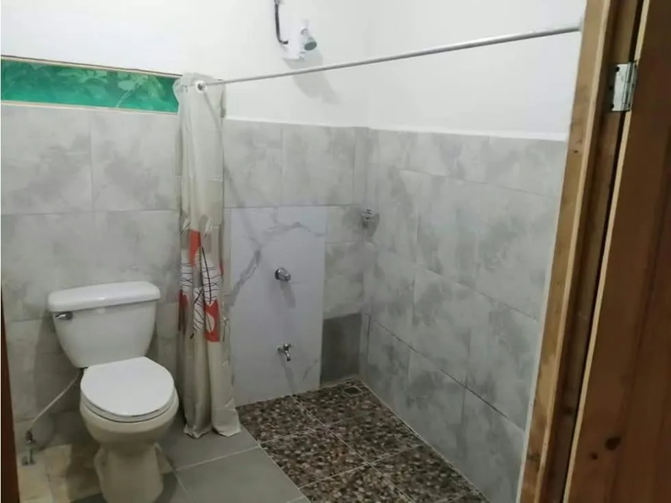 Venta de amplio terreno con apartamentos en Manuel Antonio, Quepos, Puntarenas — photo 4