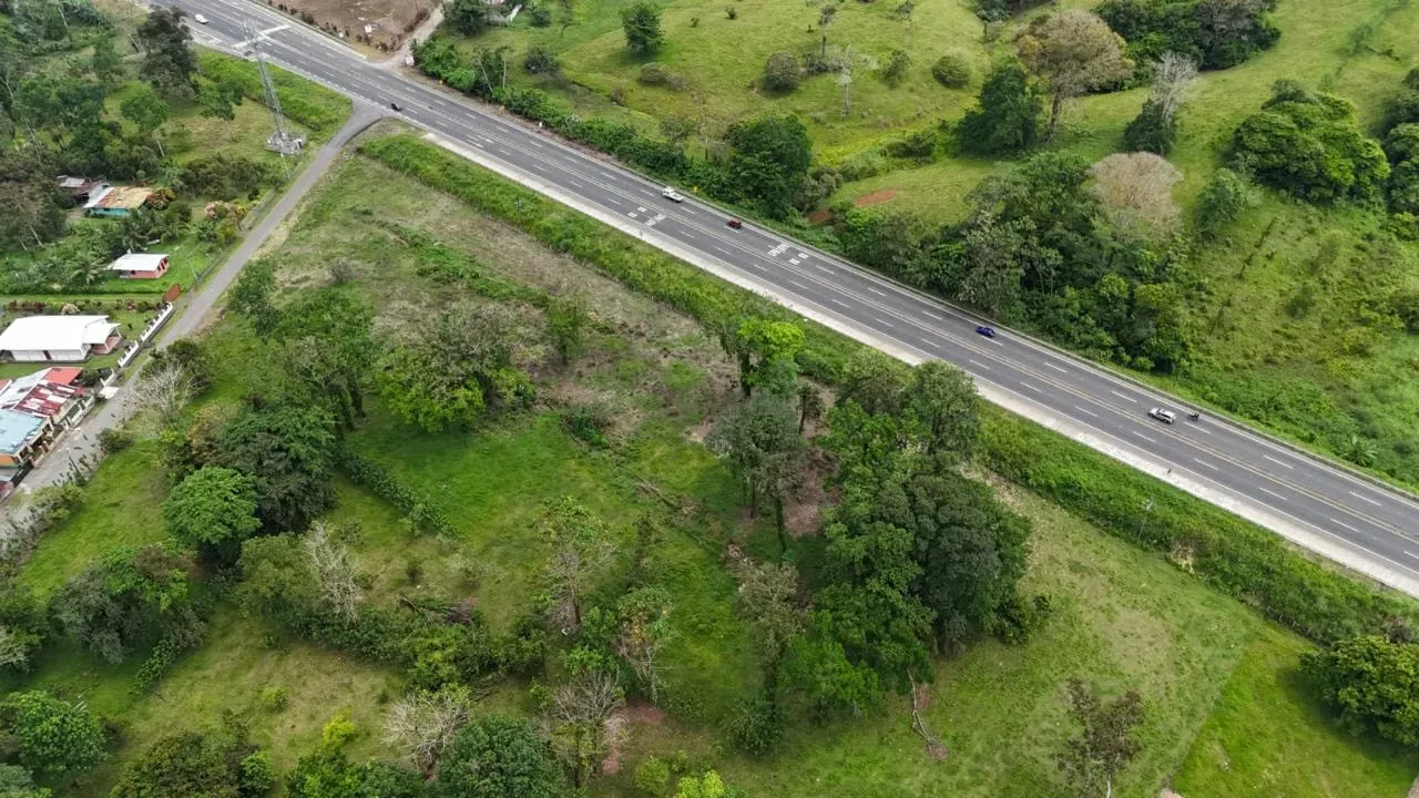 Terreno Estratégico Frente a Ruta 32,