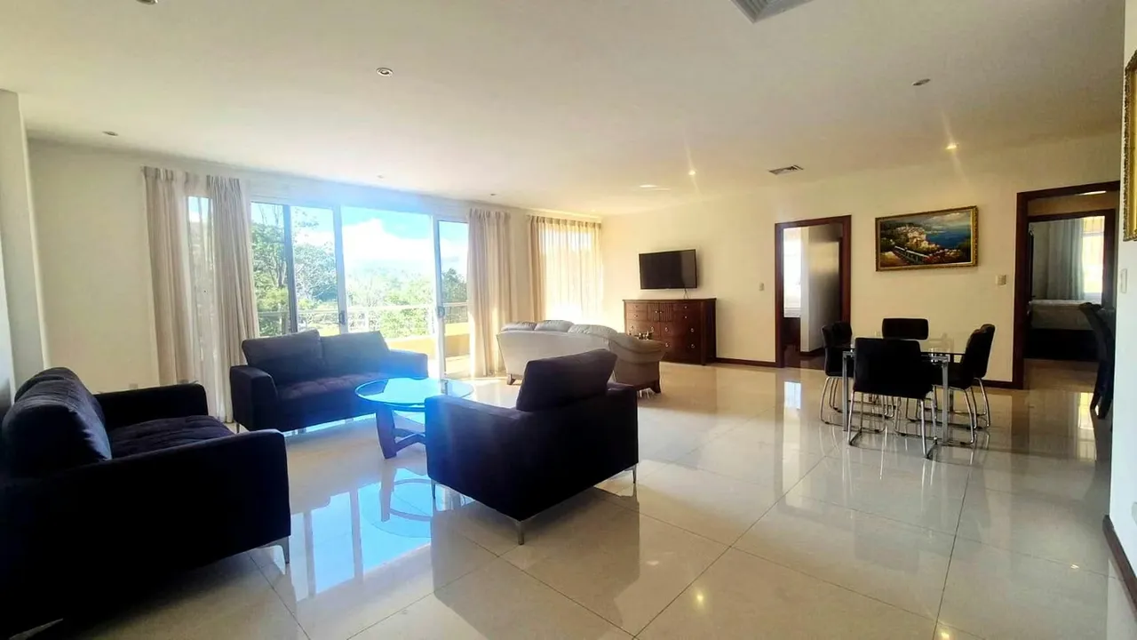 Furnished apartment for rent with large terrace in Escazú
