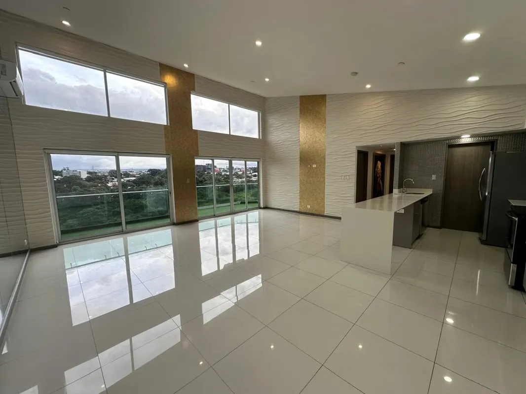Descubre este hermoso Penthouse en torre, ubicado en el corazón de ... — photo 2