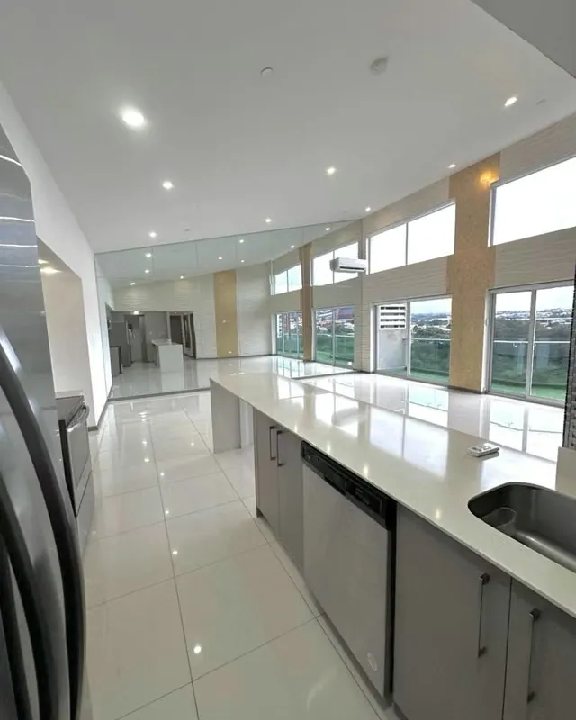 Descubre este hermoso Penthouse en torre, ubicado en el corazón de ... — photo 4