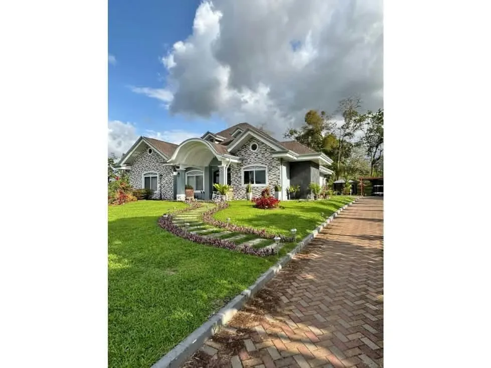 VENTA DE HERMOSA PROPIEDAD, VENECIA, SAN CARLOS 4108 (GC)