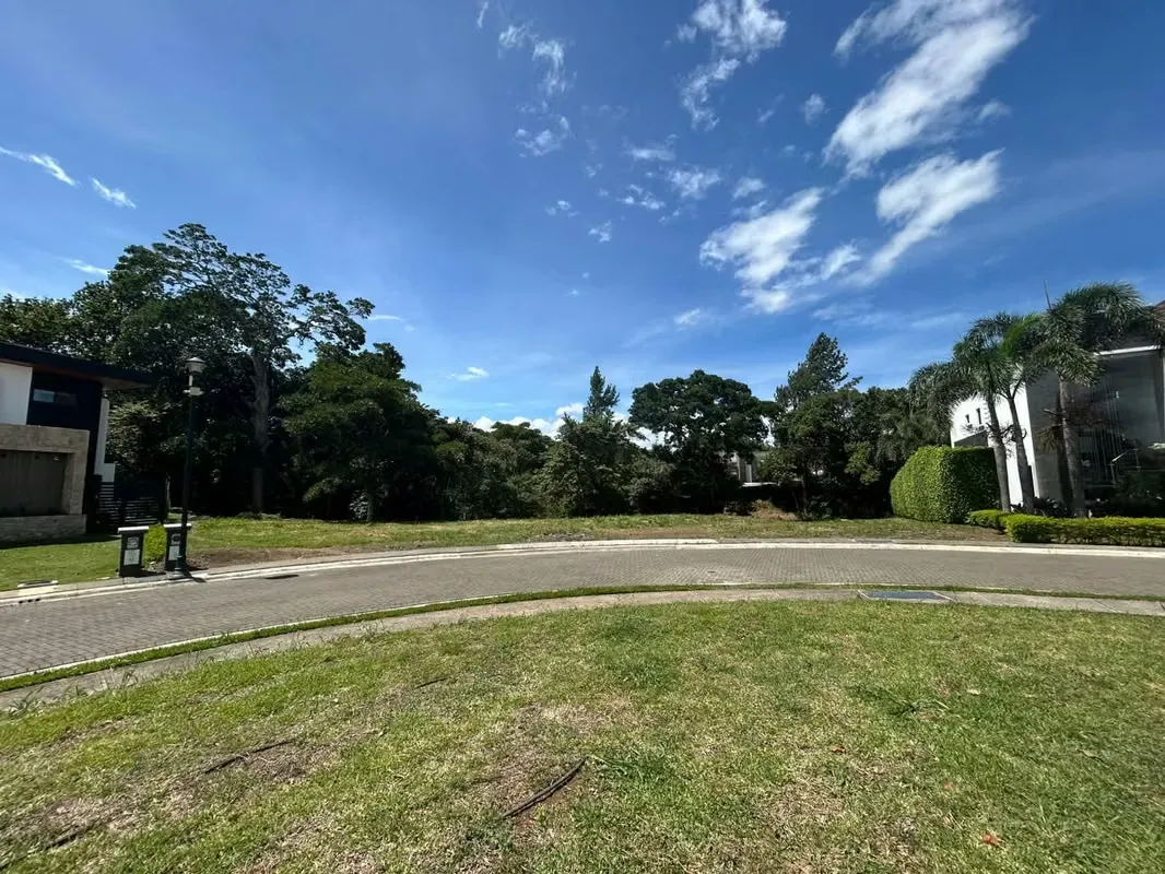 Lot for sale in exclusive condominium.