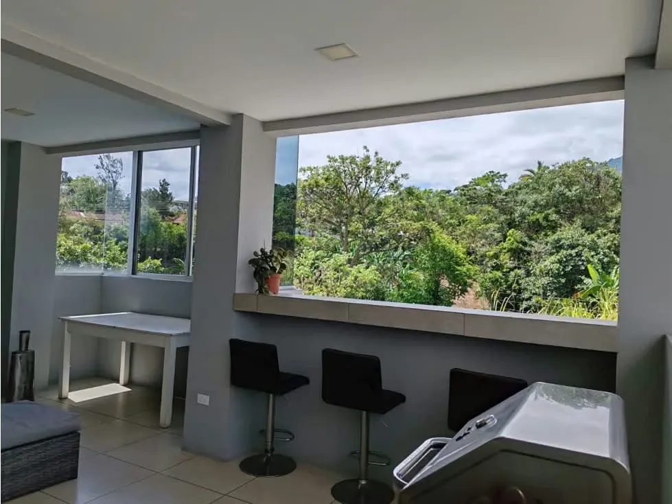 ¡Apartamento de ensueño en venta en el lujoso y exclusivo barrio de Escazú, San José! Con una impresionante área total de 145 M2, esta propiedad es la perfecta combinación de ... — photo 2