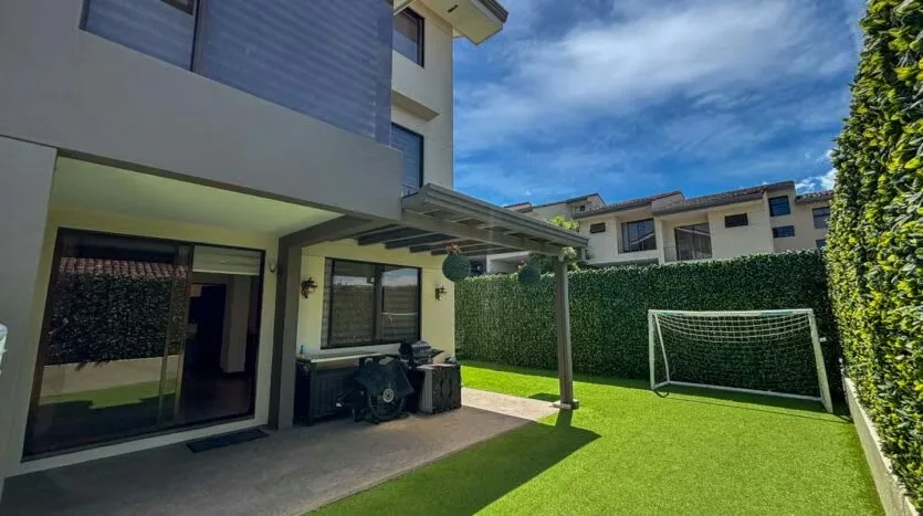 Corner House for Sale – La Estefana Condominium — photo 4