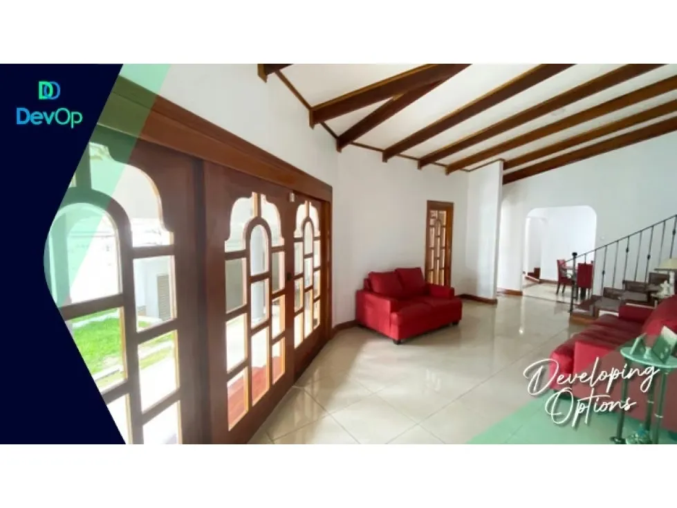 Venta de casa 5 Hab semi amueblada Guayabos, Curridabat