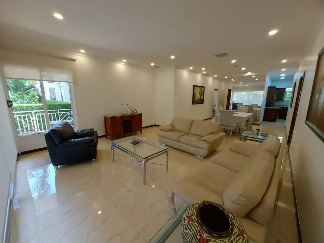 Apartamento en Alquiler en San Rafael de Escazú – Espacio, Seguridad