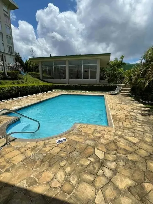 SE VENDE lindo apartamento en Torres San Marino en Ulloa, Heredia.