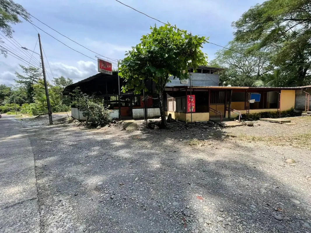 For sale: Commercial property with excellent development potential, strategically located next to the well-known Playón de Turrubares, one of the most visited destinations in the area ... — photo 2