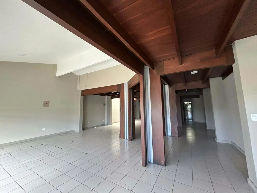 COMMERCIAL PREMISES FOR SALE IN EXCELLENT LOCATION – SAN PEDRO, SAN JOSÉ — photo 4