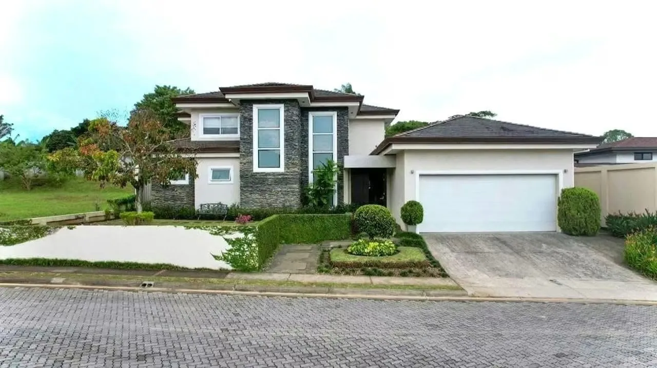 Elegante casa moderna en exclusivo residencial en La Garita