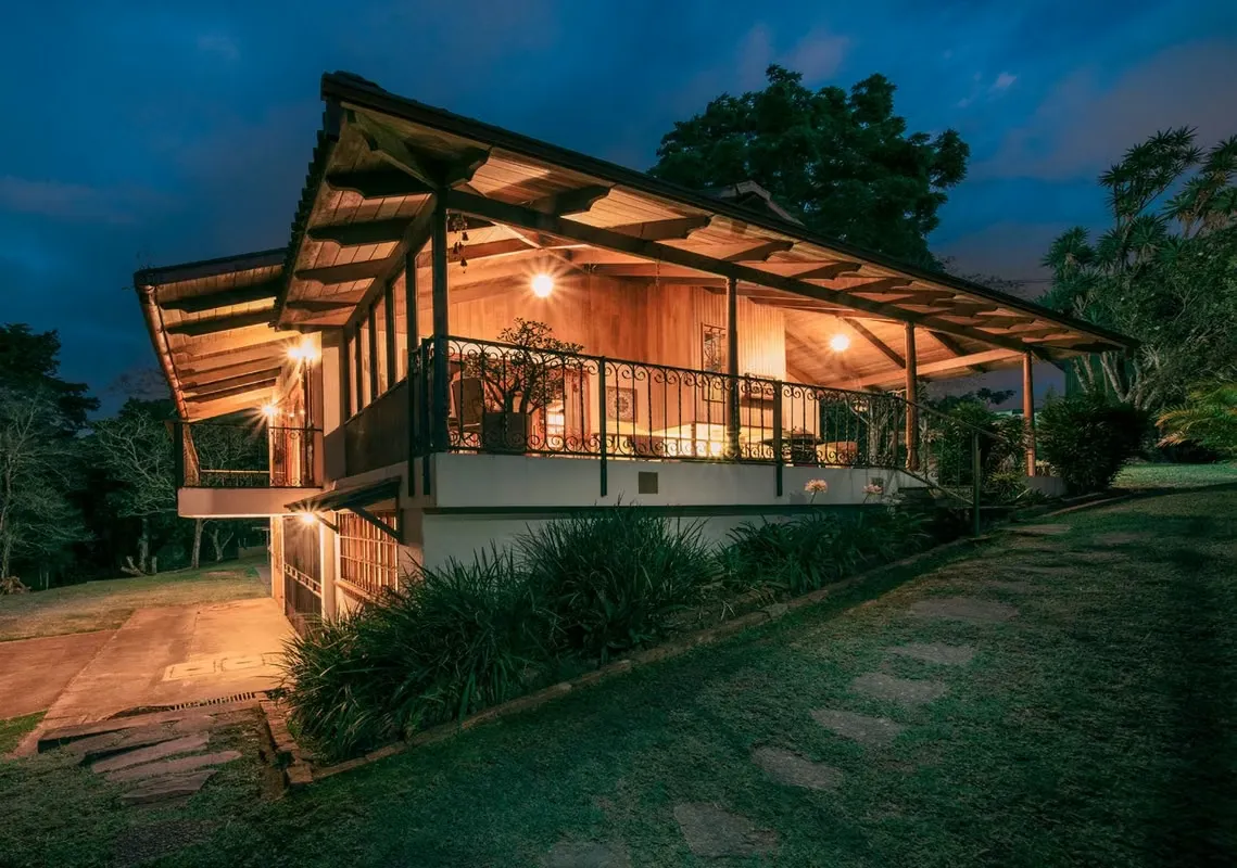 San Rafael, Montes de Oca (Costa Rica) - Fantastic 1.2 hectares (12,108 m2; 3 acres) property for sale, ideal for condominium development, approximately 1 kilometer east of Parque del ... — photo 5