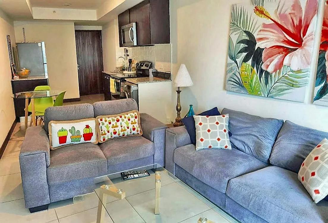 Condominium Torres Los Yoses, San Pedro, San Jose (Costa Rica) - Lovely 47-m2 (500-ft2) apartment for sale with living area open to the kitchen, 1 bedroom with walk-in closet, 1 bath, ... — photo 3