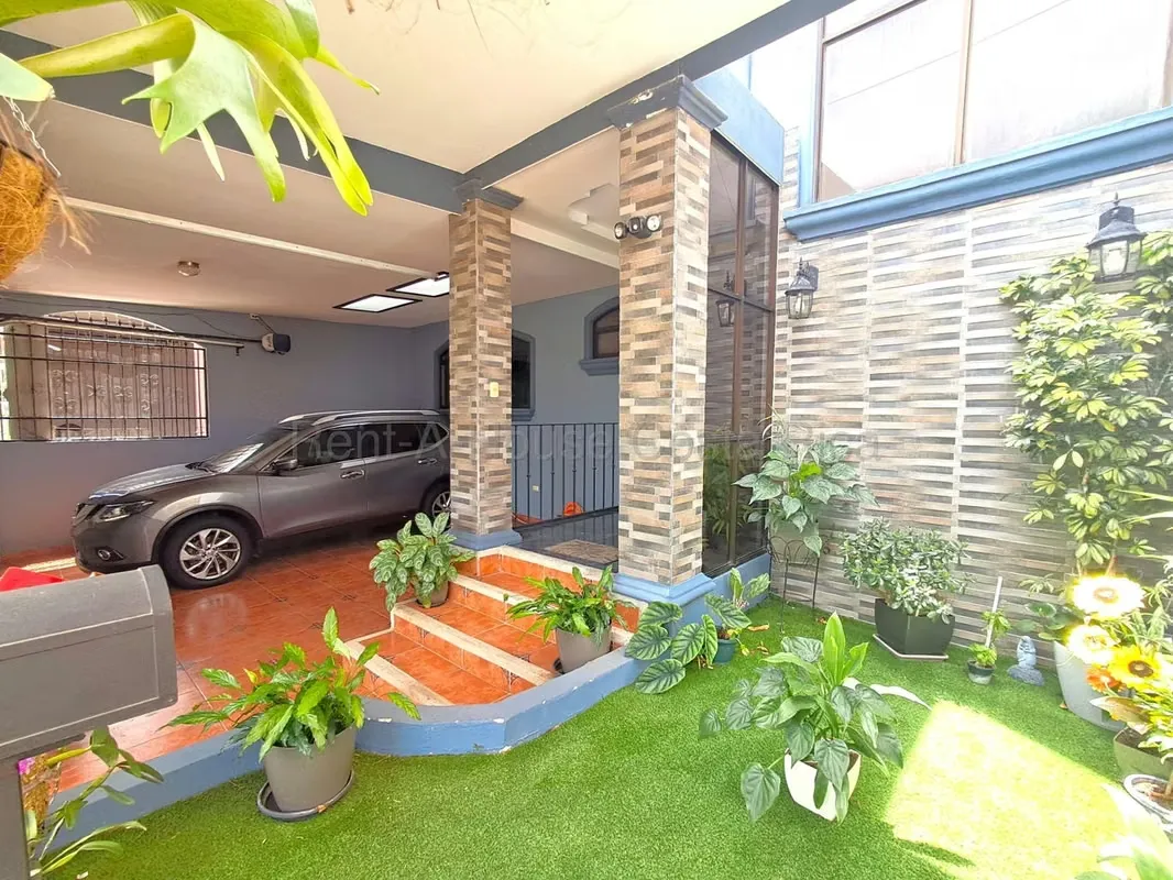 House for Sale in Heredia | Central Residential Area | 3 Bedrooms | Great Investment! — photo 2