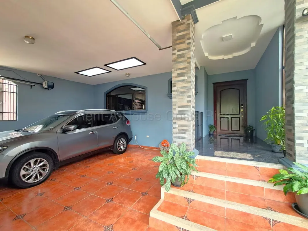 House for Sale in Heredia | Central Residential Area | 3 Bedrooms | Great Investment! — photo 3