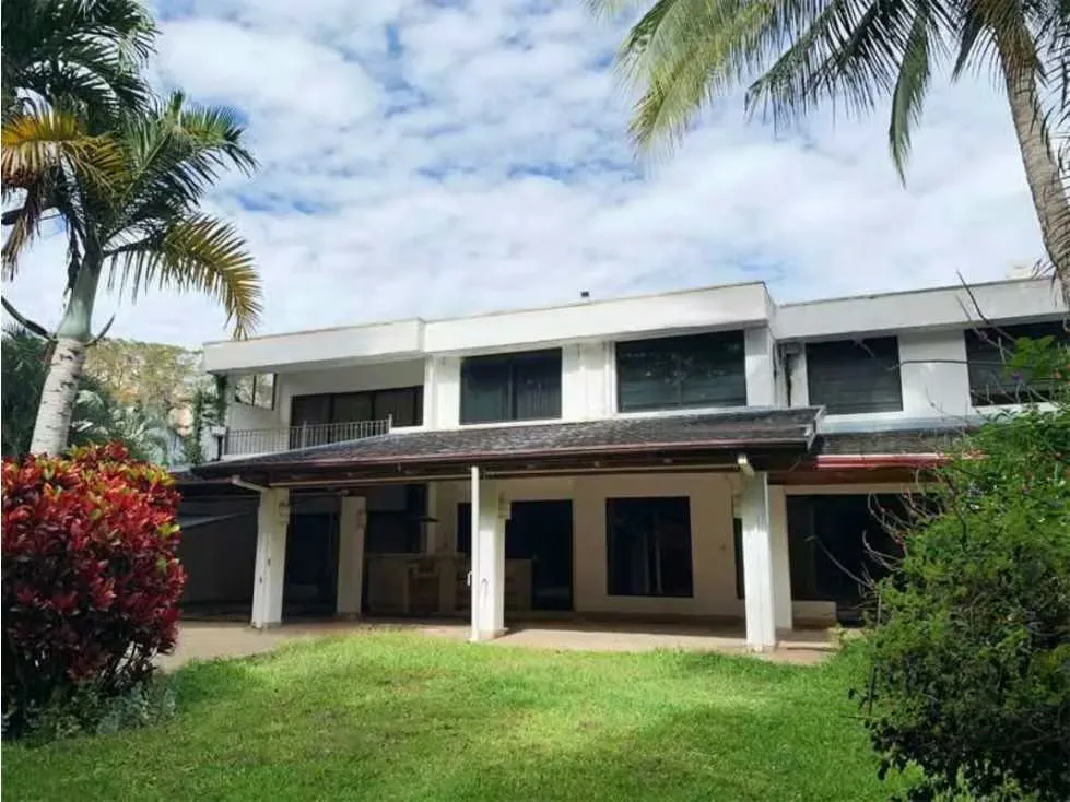 VENTA DE HERMOSA CASA, SAN RAFAEL DE ESCAZU, LAURES 4136 (GC)