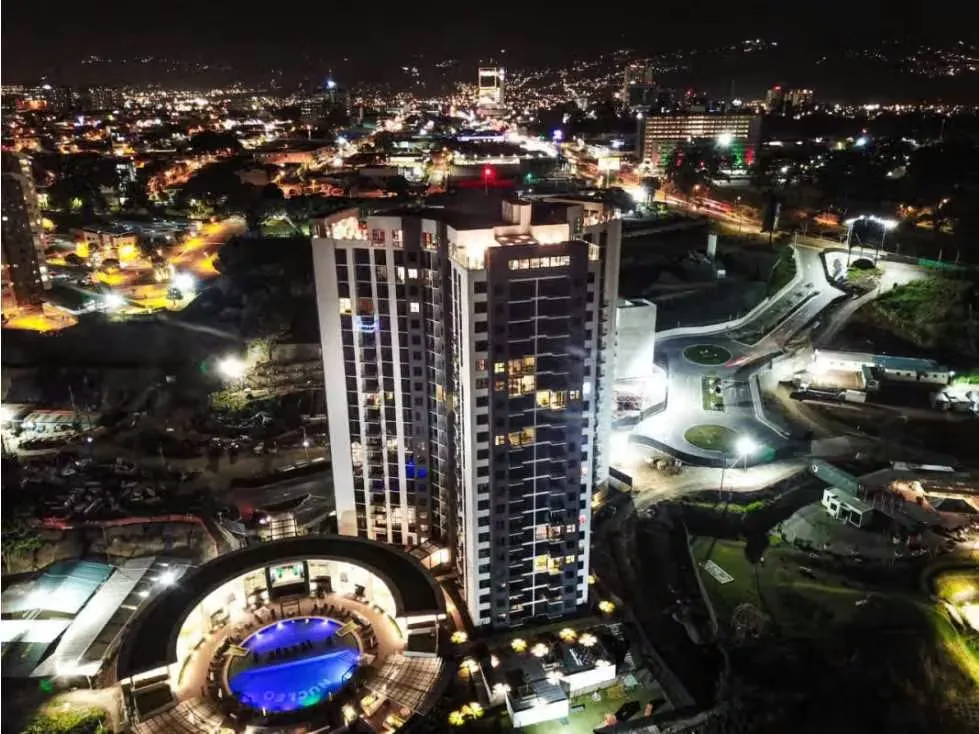 VENTA DE LUJOSO APARTAMENTO, CONDOMINIO NUCLEO, SABANA 4135 (GC)