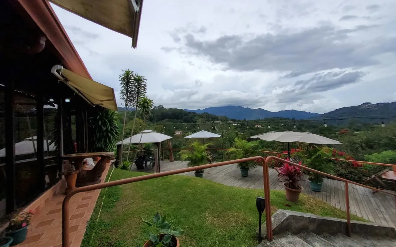 High-yield commercial property for sale, strategically located, with a 2,700 m² lot, ready to generate ...