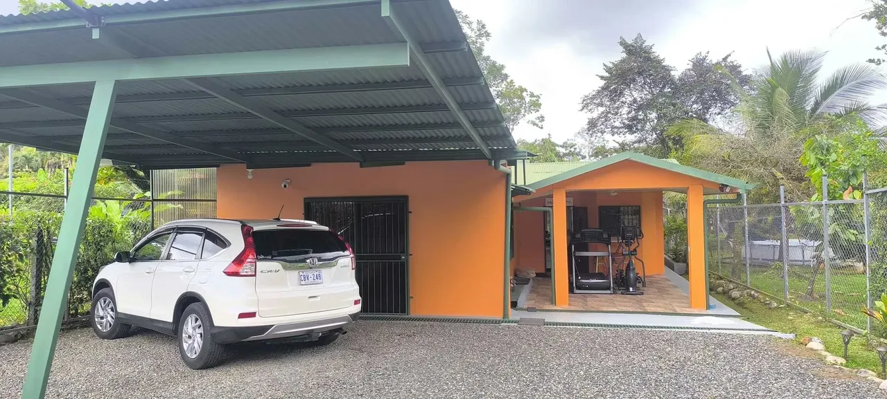 A gorgeous property with a beautiful house featuring 3 bedrooms and 2 bathrooms, located just 20 minutes from La Fortuna. The lot measures 627 m² (0.15 acres) and the construction is ..., photo 3