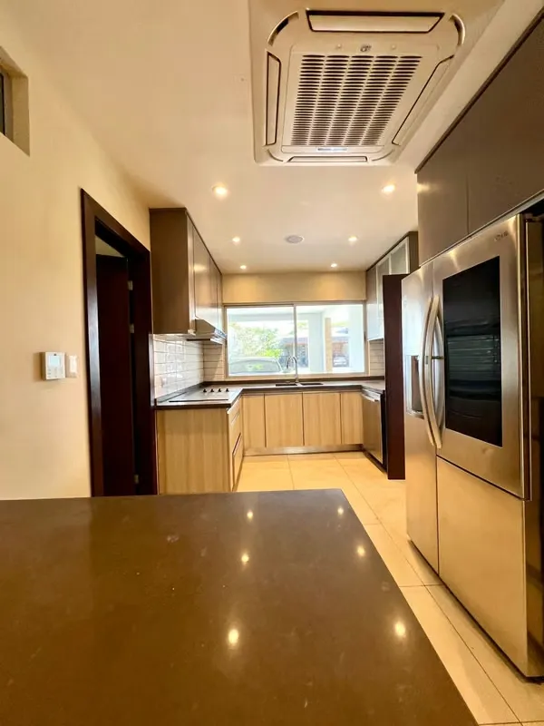 HOUSE FOR RENT AND SALE IN HACIENDA ESPINAL*