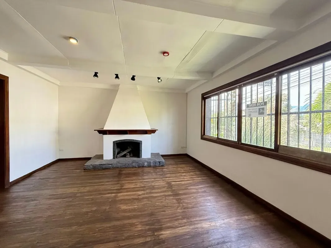 House for Rent in San Pedro with Mixed-Use Zoning — photo 3